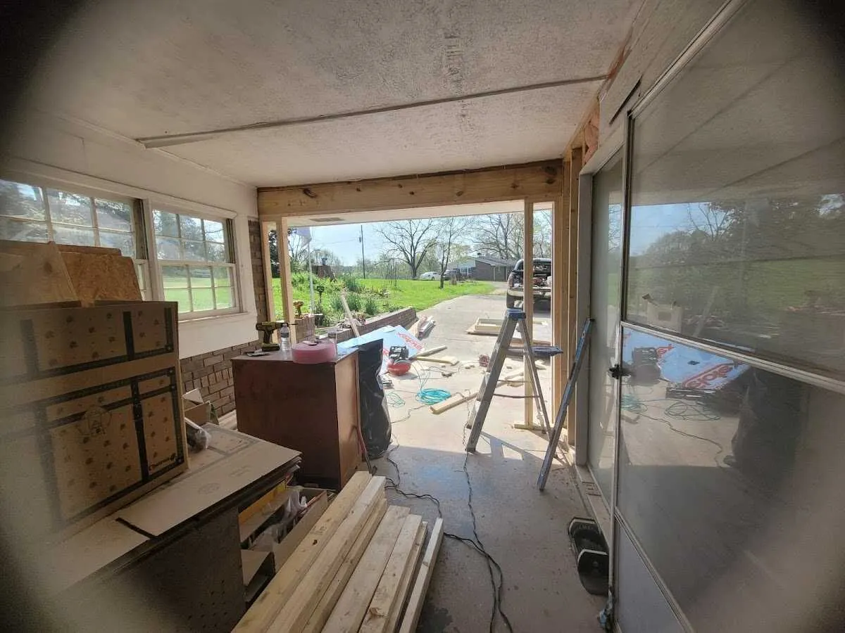 Air movers and dehumidifier for Drying & Dehumidification in Shelbyville